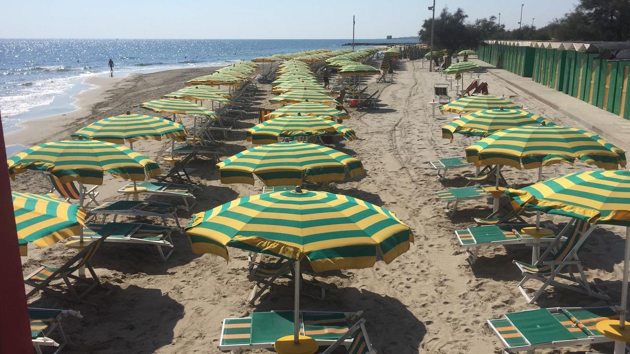 Centro Vacanze Lido Smeraldo Frigole Luaran gambar