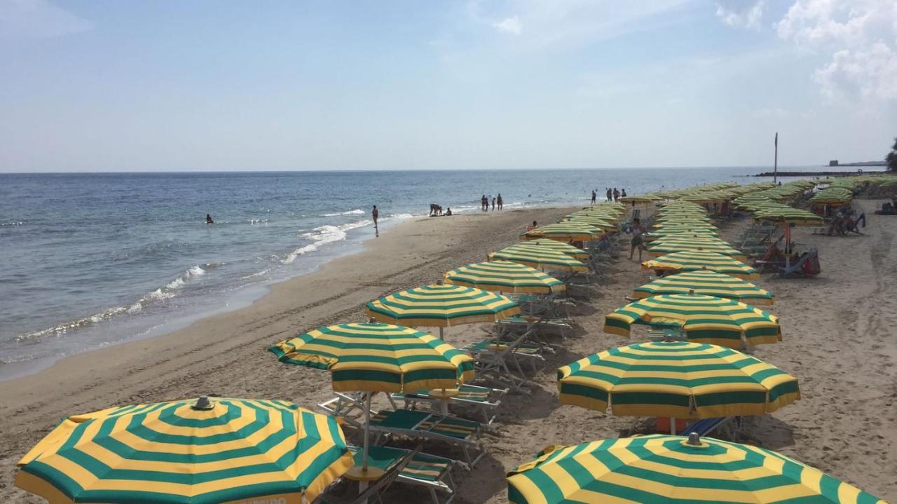 Centro Vacanze Lido Smeraldo Frigole Luaran gambar